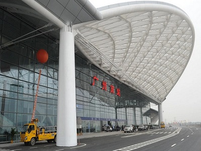 廣州南高鐵站廣告